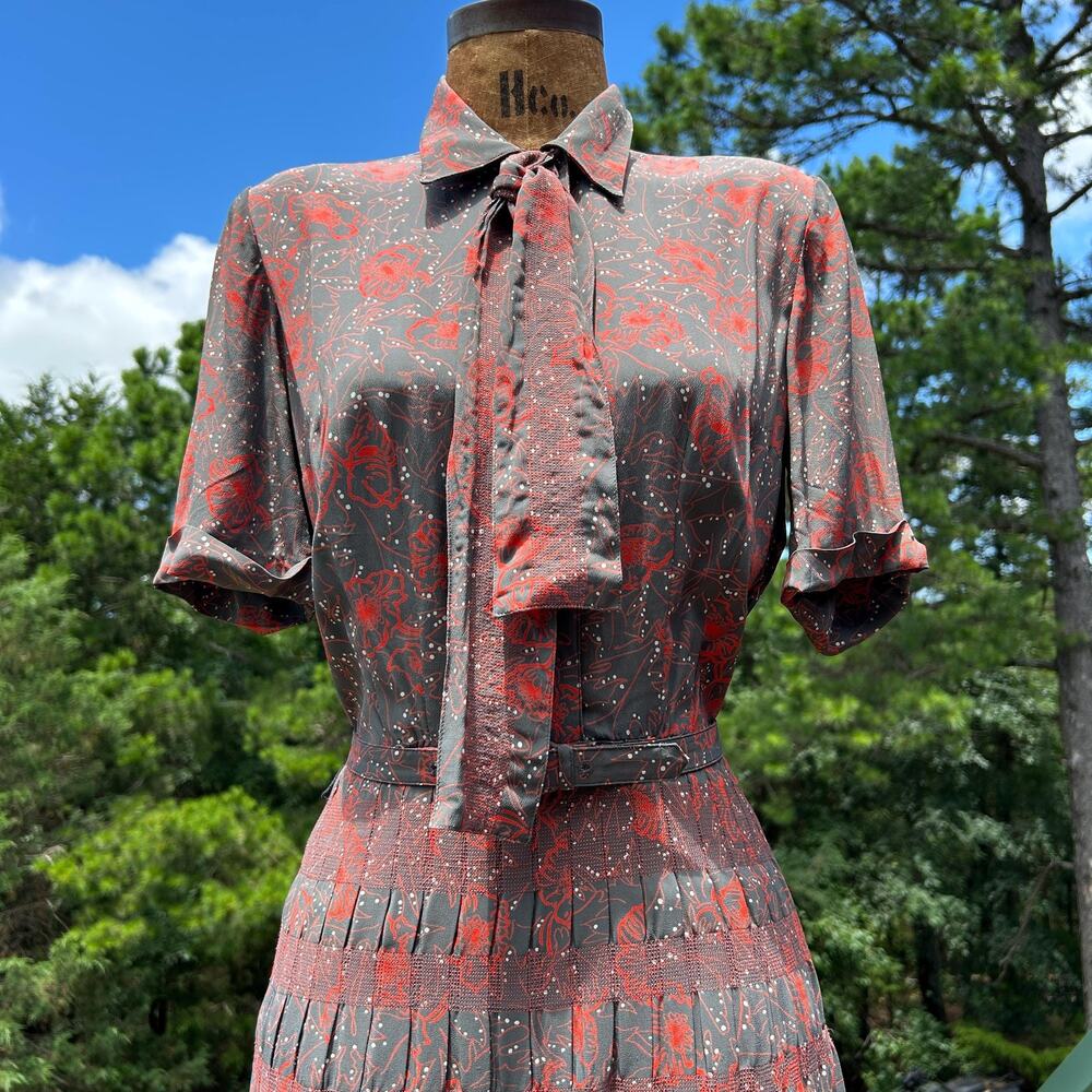 Vintage 40s Novelty Floral Rayon Necktie Pleated Midi Dress + Belt - Picture 4 of 7